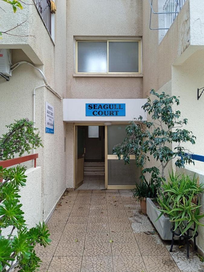 Lovely 2 Bed Apartment In Larnaca City Centre Exteriör bild